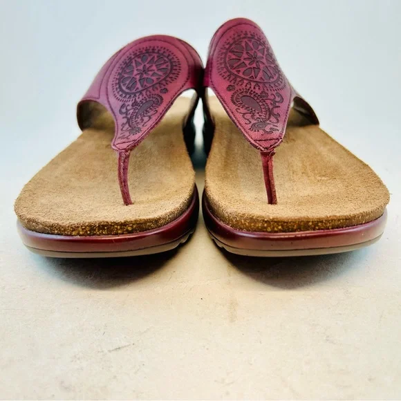 Dansko Burgundy Wine Priya Thong Low Wedge Sandals size 37 6.5 7 - Picture 3 of 11